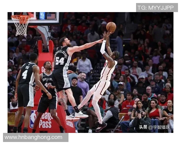 火箭队与马刺队季前赛精彩对决回顾及赛后分析